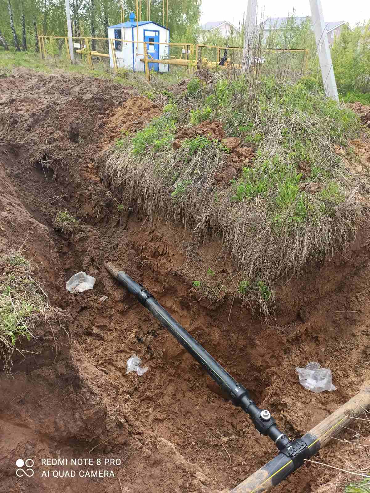 Газовые трубы в поселке